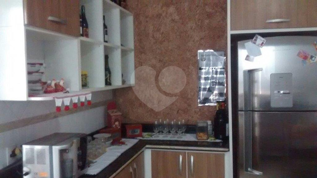Sobrado à venda com 3 quartos, sendo 1 suíte, em Jardim Las Vegas, Guarulhos, SP