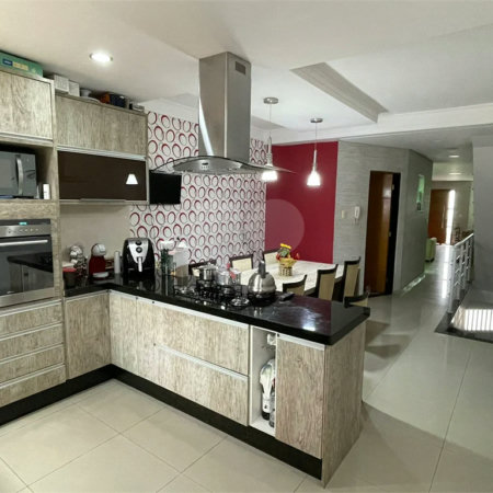 Casa à venda com 3 suítes em Vila Assunção, Santo André, SP