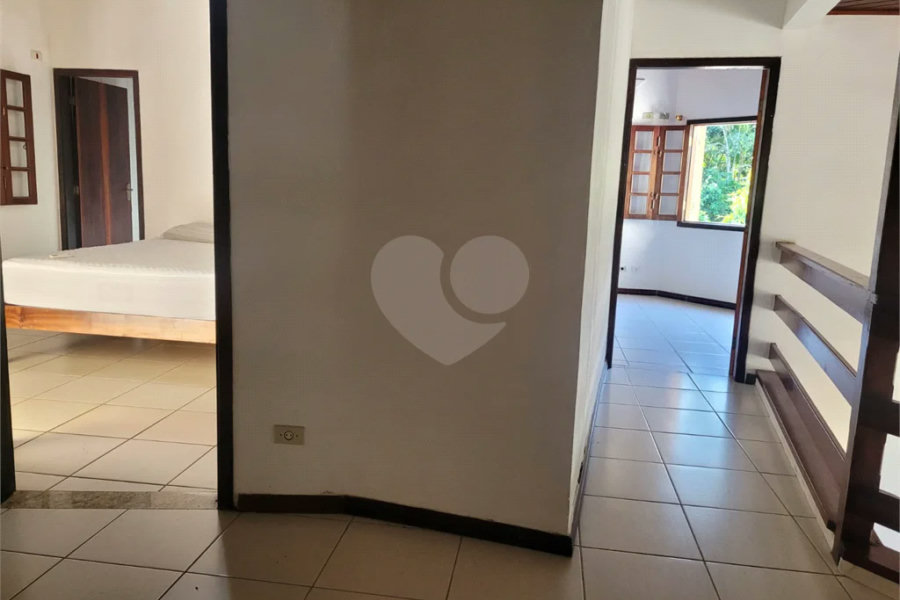 Casa à venda com 7 quartos, sendo 5 suítes, em Guaratuba, Bertioga, SP