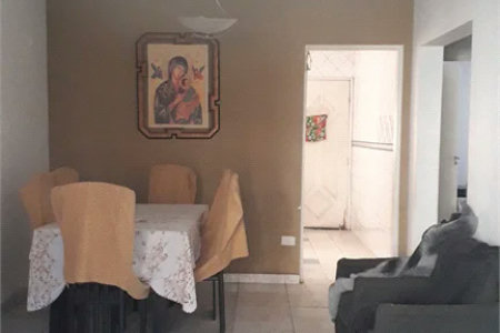 Casa à venda com 5 quartos, sendo 2 suítes,  em Jardim Nadir, São Paulo, SP