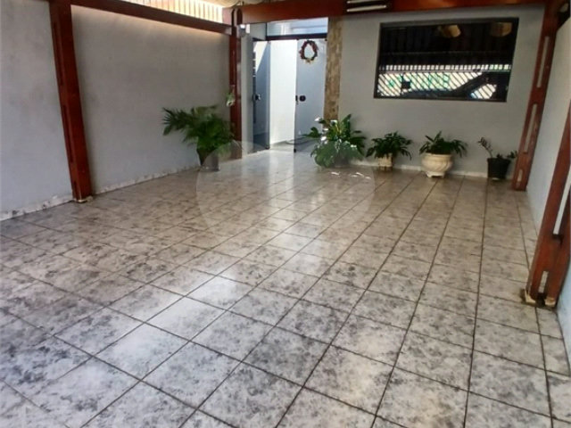 Sobrado à venda com 4 quartos, sendo 2 suítes,  em Vila Constança, São Paulo, SP
