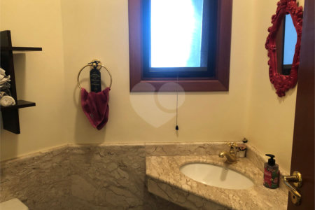 Casa à venda com 3 quartos, sendo 2 suítes,  no condomínio Aruã, Mogi das Cruzes - SP