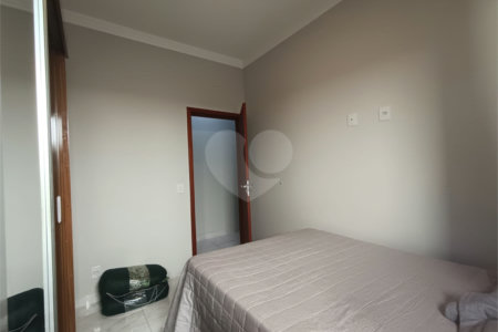 Casa à venda com 3 quartos, sendo 1 suíte,  no condomínio Ipes 2, Tatuí - SP