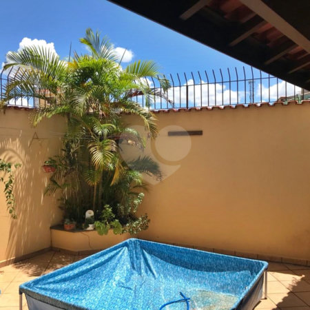 Sobrado à venda com 4 quartos em Parque Vitória, São Paulo, SP