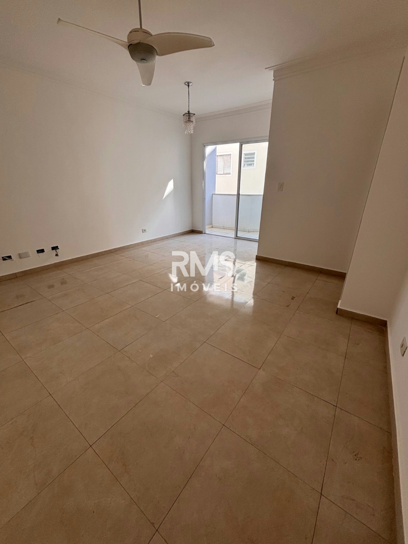 Apartamento à venda ou para alugar com 3 quartos, sendo 1 suíte,  em Vila São José, Itu, SP