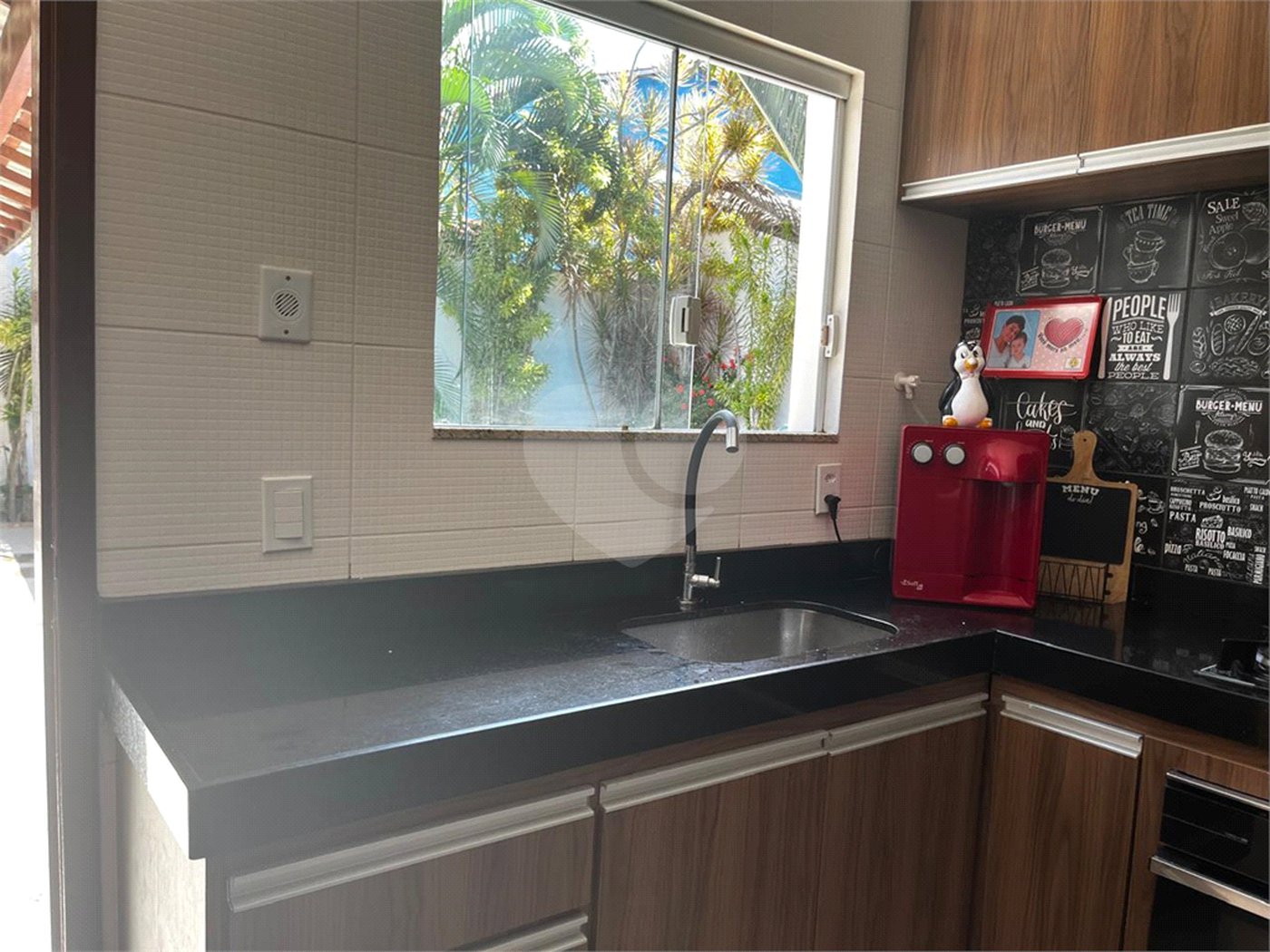 Casa à venda com 4 quartos, sendo 2 suítes, em Peró, Cabo Frio, RJ