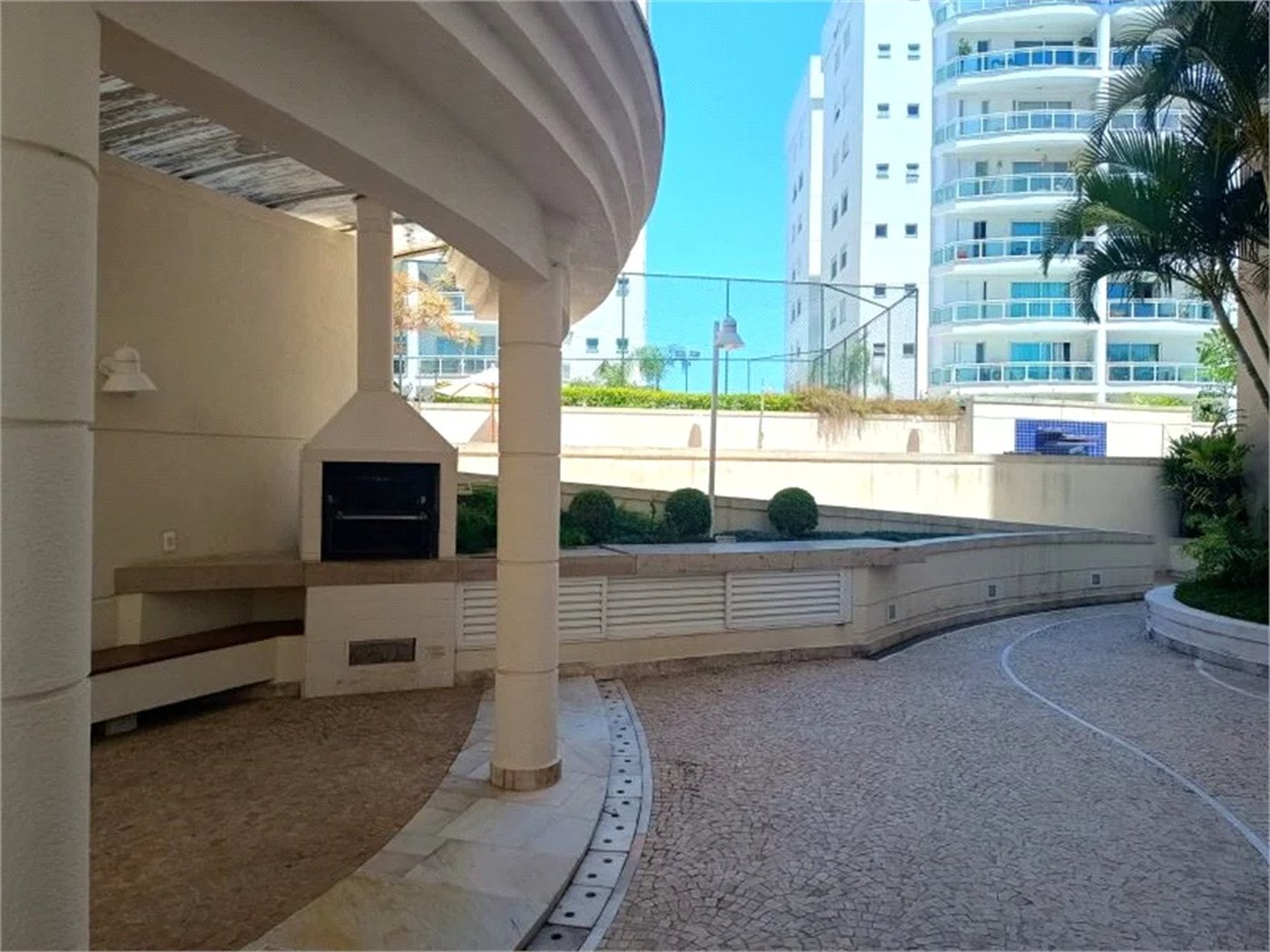Apartamento à venda com 4 suítes em Jardim Leonor, São Paulo, SP