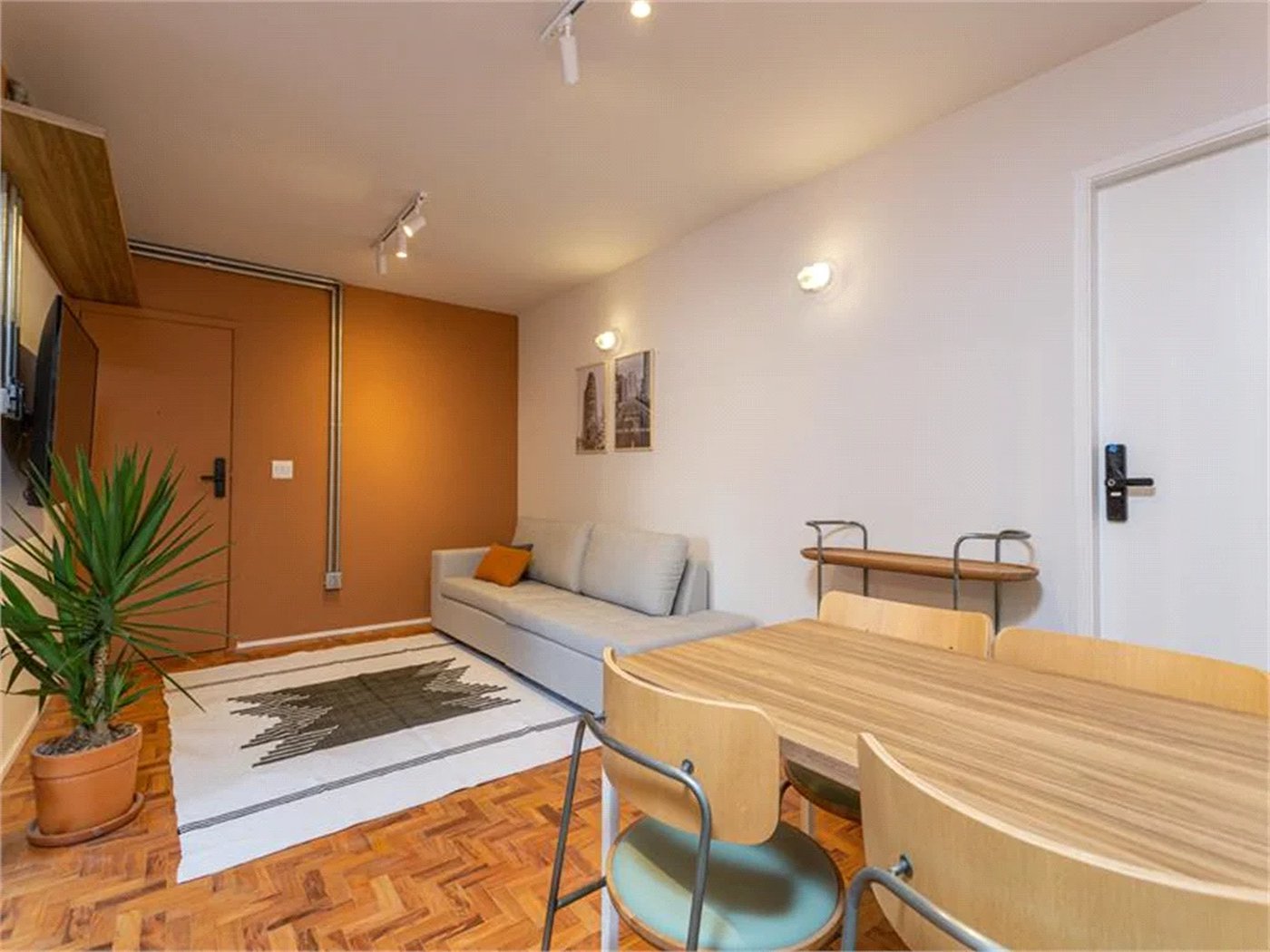 Apartamento à venda com 4 quartos, sendo 2 suítes, em Pinheiros, São Paulo, SP