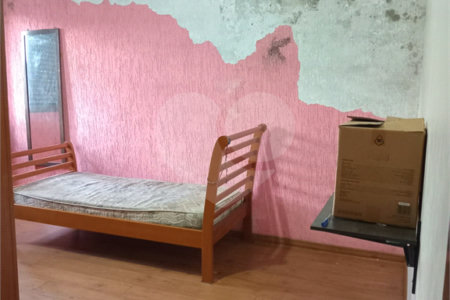 Sobrado à venda com 4 quartos, sendo 1 suíte,  em Furnas, São Paulo, SP