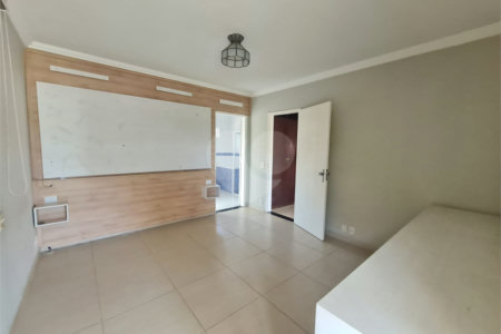 Sobrado à venda com 4 quartos, sendo 1 suíte,  em Interlagos, São Paulo, SP