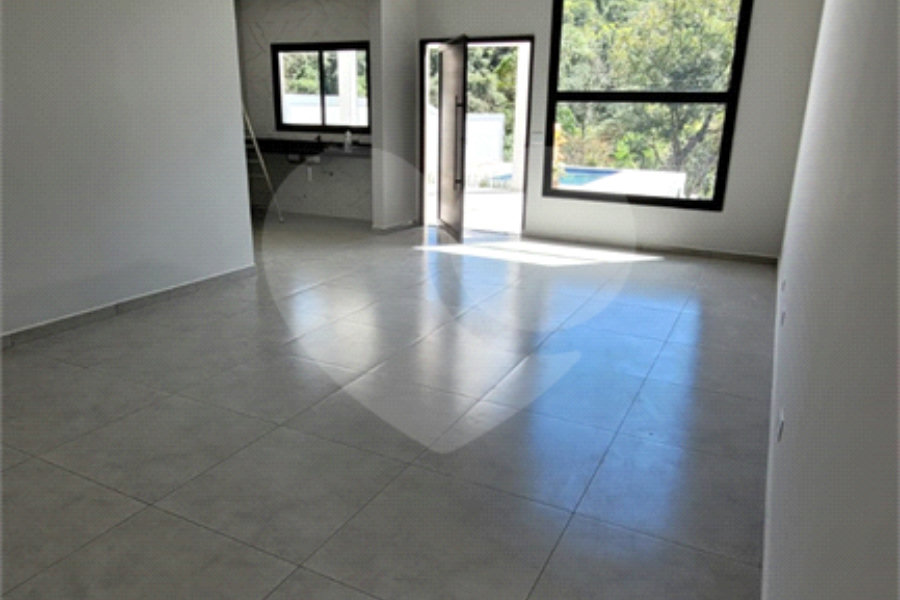 Casa à venda com 3 quartos, sendo 1 suíte, em Pedra Vermelha (terra Preta), Mairiporã, SP