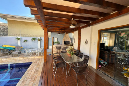 Casa com 4 quartos próxima á Santa Casa
