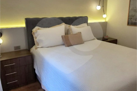 Casa à venda com 3 quartos, sendo 1 suíte, no condomínio Townhouse Village Morumbi, São Paulo - SP