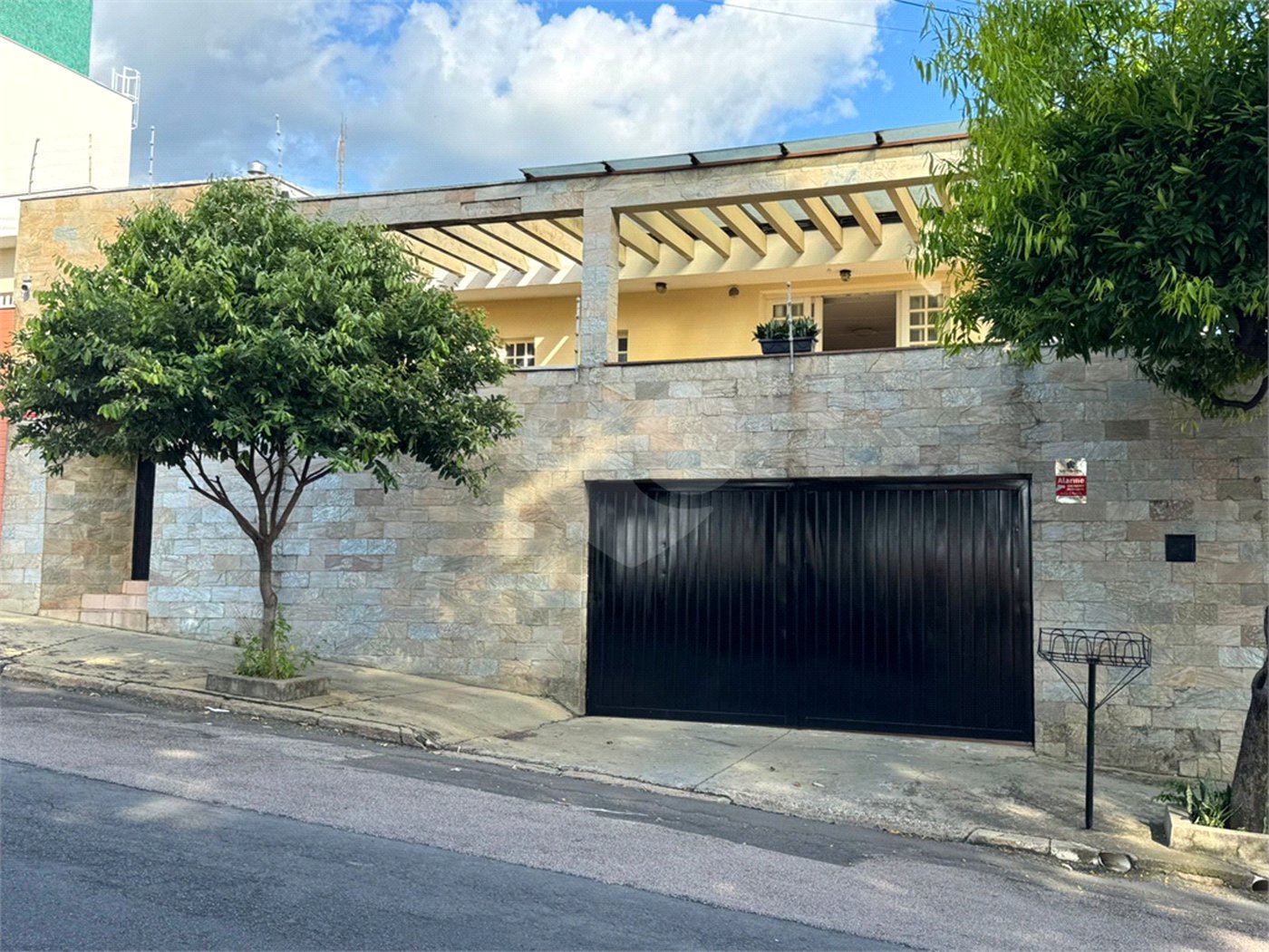 Casa à venda com 4 quartos, sendo 1 suíte, em Vila Henrique, Salto, SP