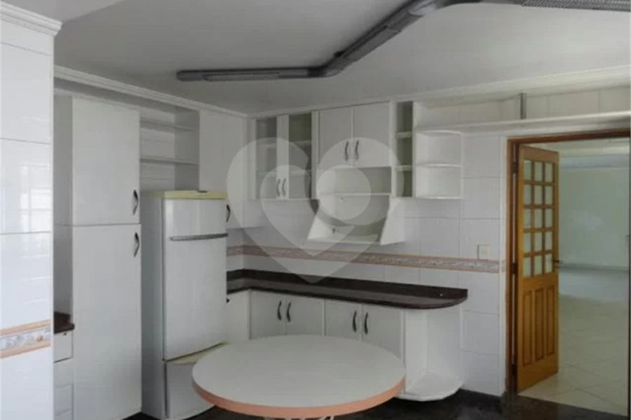 Casa à venda com 4 quartos, sendo 2 suítes, em Horto, São Paulo, SP