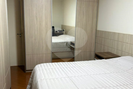 Sobrado à venda com 3 quartos em Água Fria, São Paulo, SP