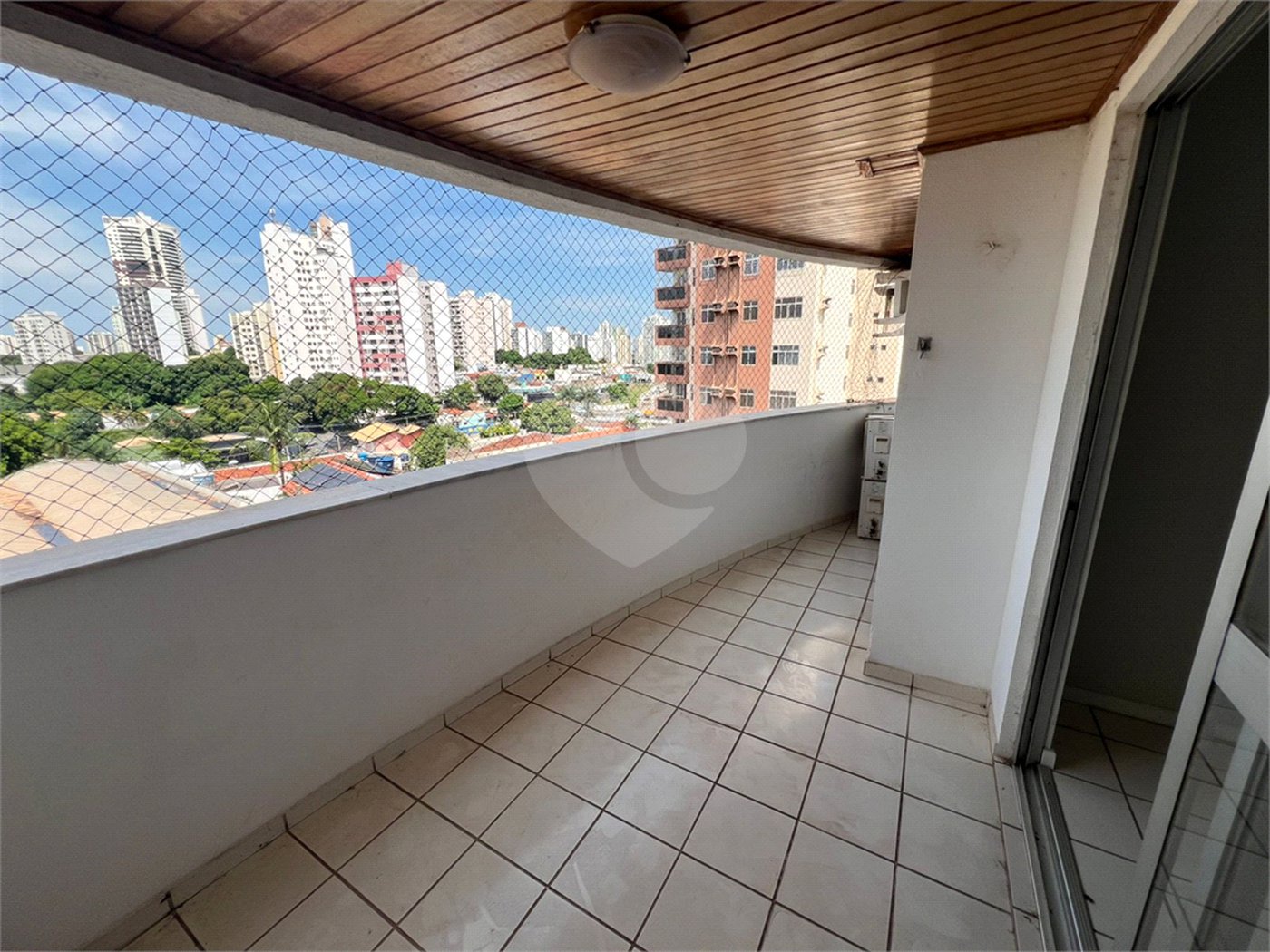 Apartamento à venda com 2 quartos, sendo 1 suíte, em Araés, Cuiabá, MT