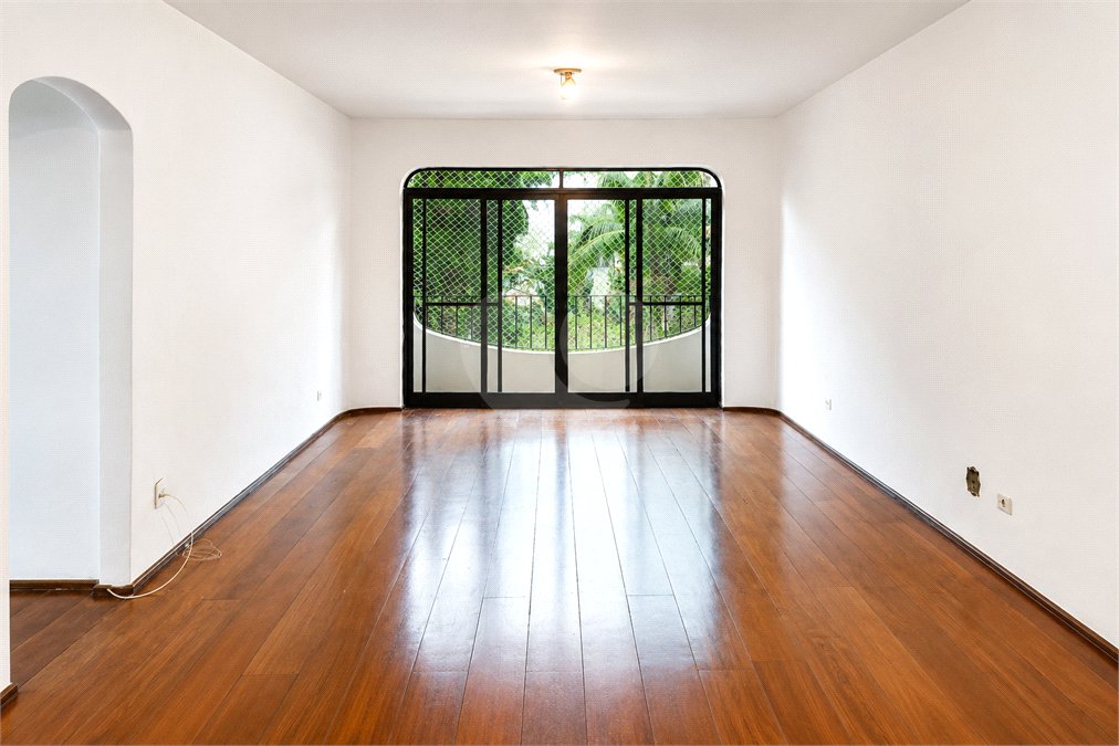 Apartamento à venda ou para alugar com 3 quartos, sendo 1 suíte,  em Granja Julieta, São Paulo, SP