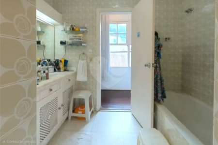 Casa à venda com 4 quartos, sendo 2 suítes,  em Jardim Botânico, Rio de Janeiro, RJ