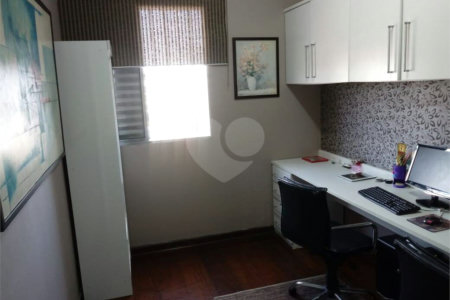 Apartamento à venda com 3 quartos, sendo 1 suíte, no Centro, Poá, SP