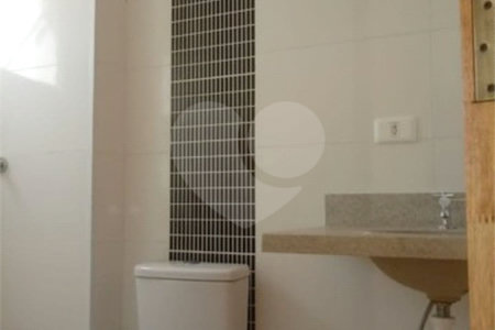 Apartamento no Condomínio Residencial Clarice.