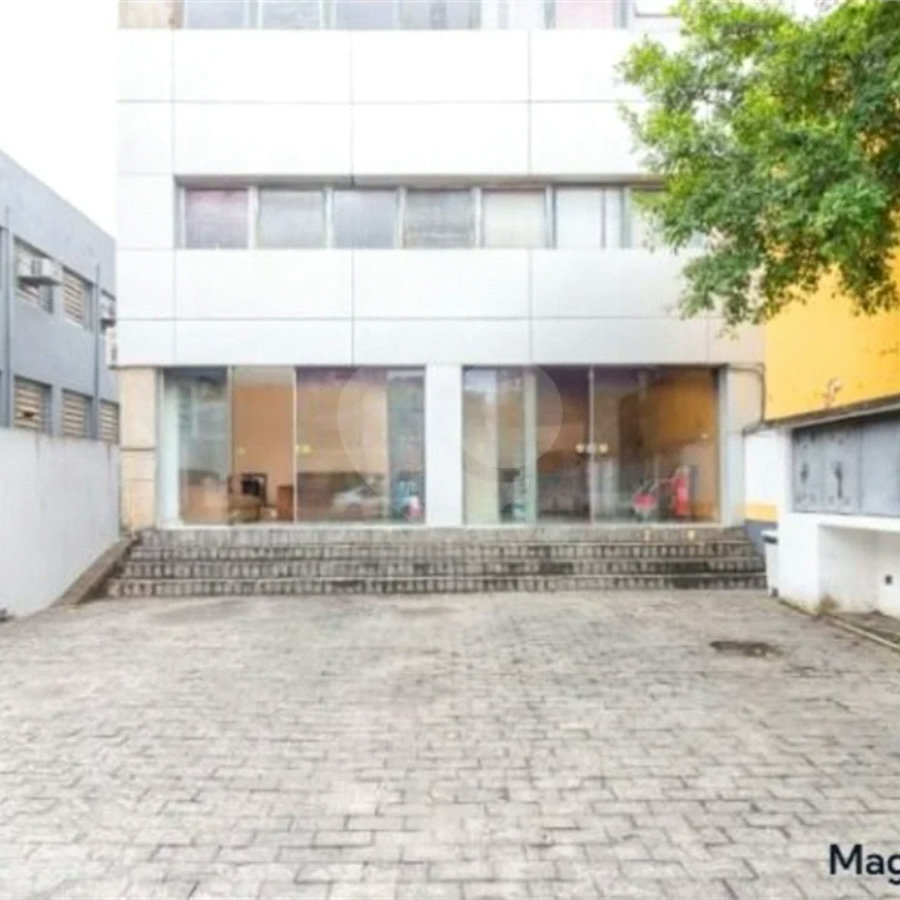 Prédio com 911m² , disponível para venda ou locação na Av. Washingtonís , em Santo Amaro.