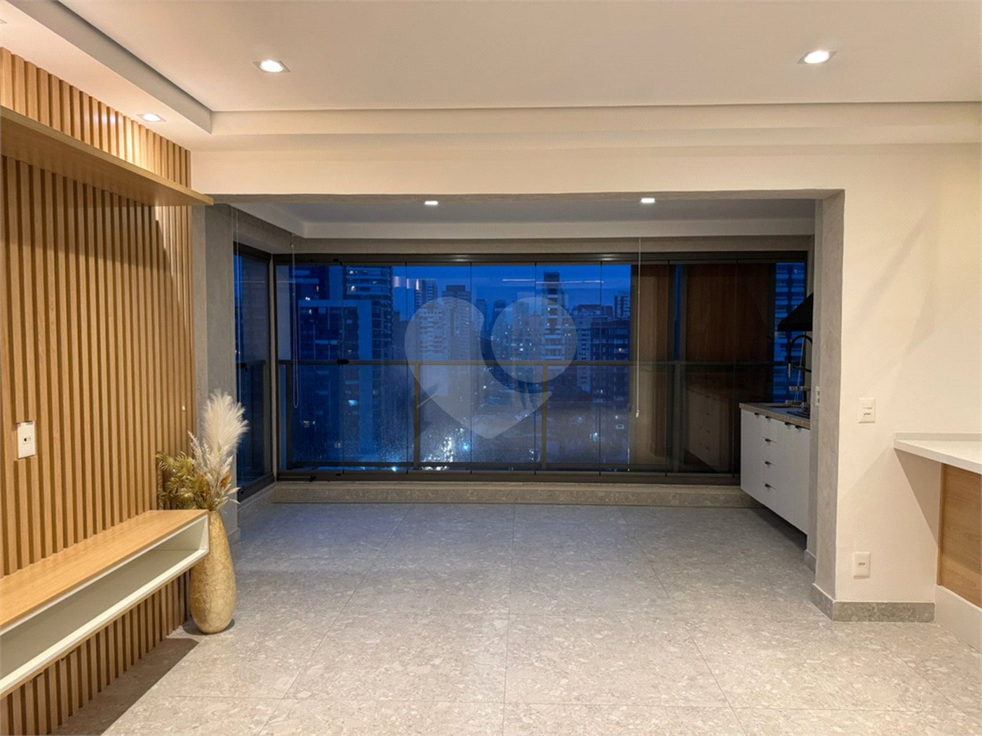 Apartamento para alugar com 2 suítes em Pinheiros, São Paulo, SP