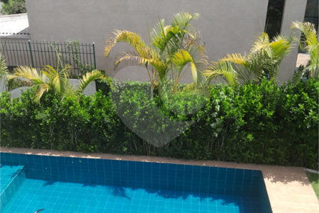 Casa à venda com 3 suítes em Moinho Velho, Cotia, SP