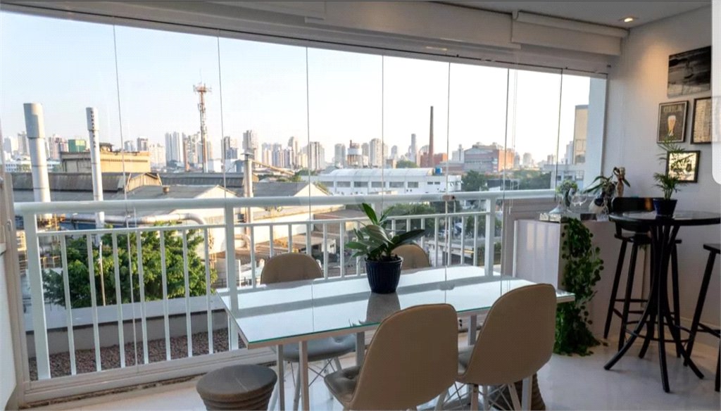 Apartamento à venda com 2 quartos, sendo 1 suíte, em Água Branca, São Paulo, SP