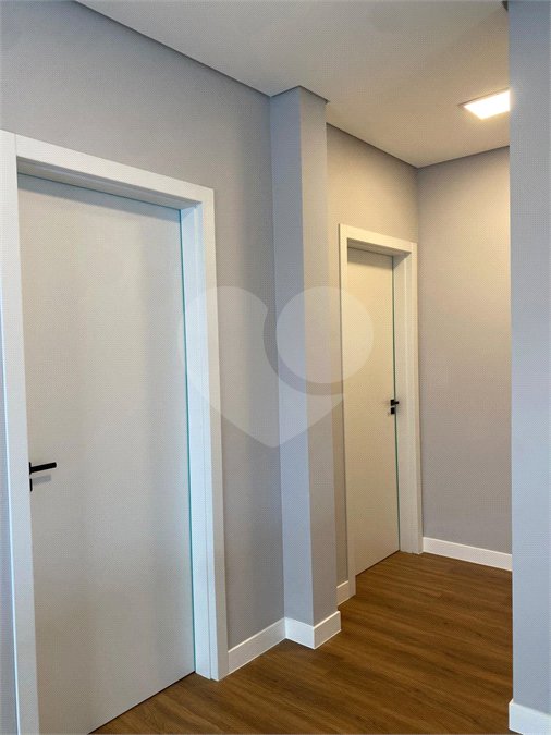 Casa à venda com 4 quartos, sendo 3 suítes, no condomínio Recanto dos Paturis, Vinhedo - SP