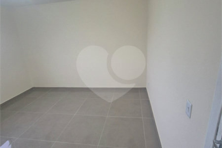 Casa à venda com 2 quartos, sendo 1 suíte,  em Vila Maricy, Guarulhos, SP