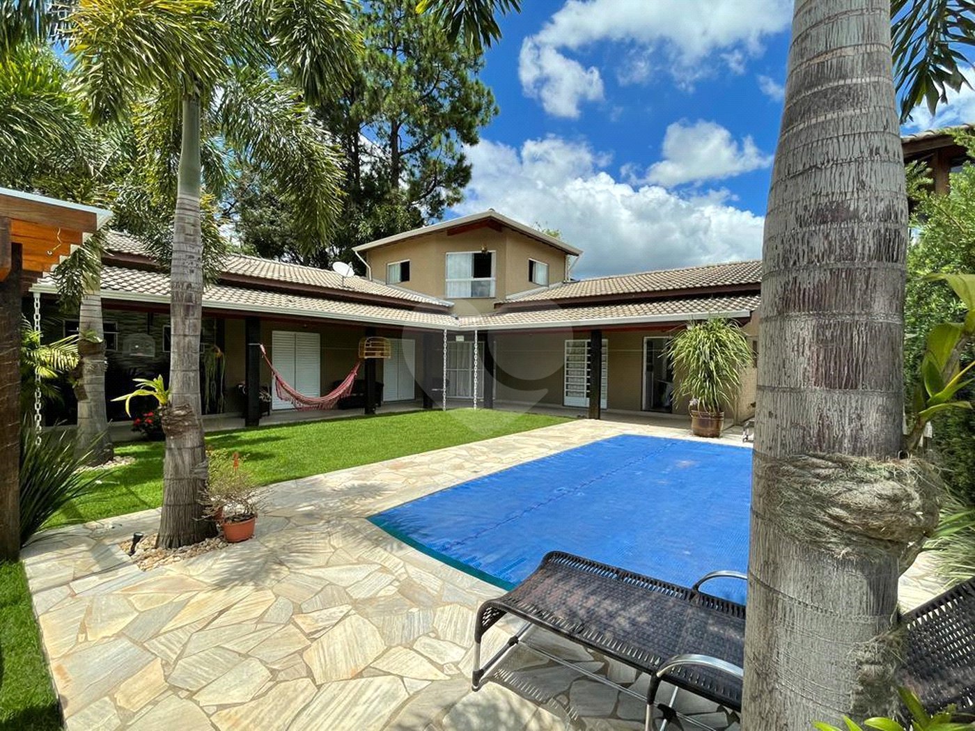 Casa à venda com 8 quartos, sendo 2 suítes,  em Jardim Estância Brasil, Atibaia, SP