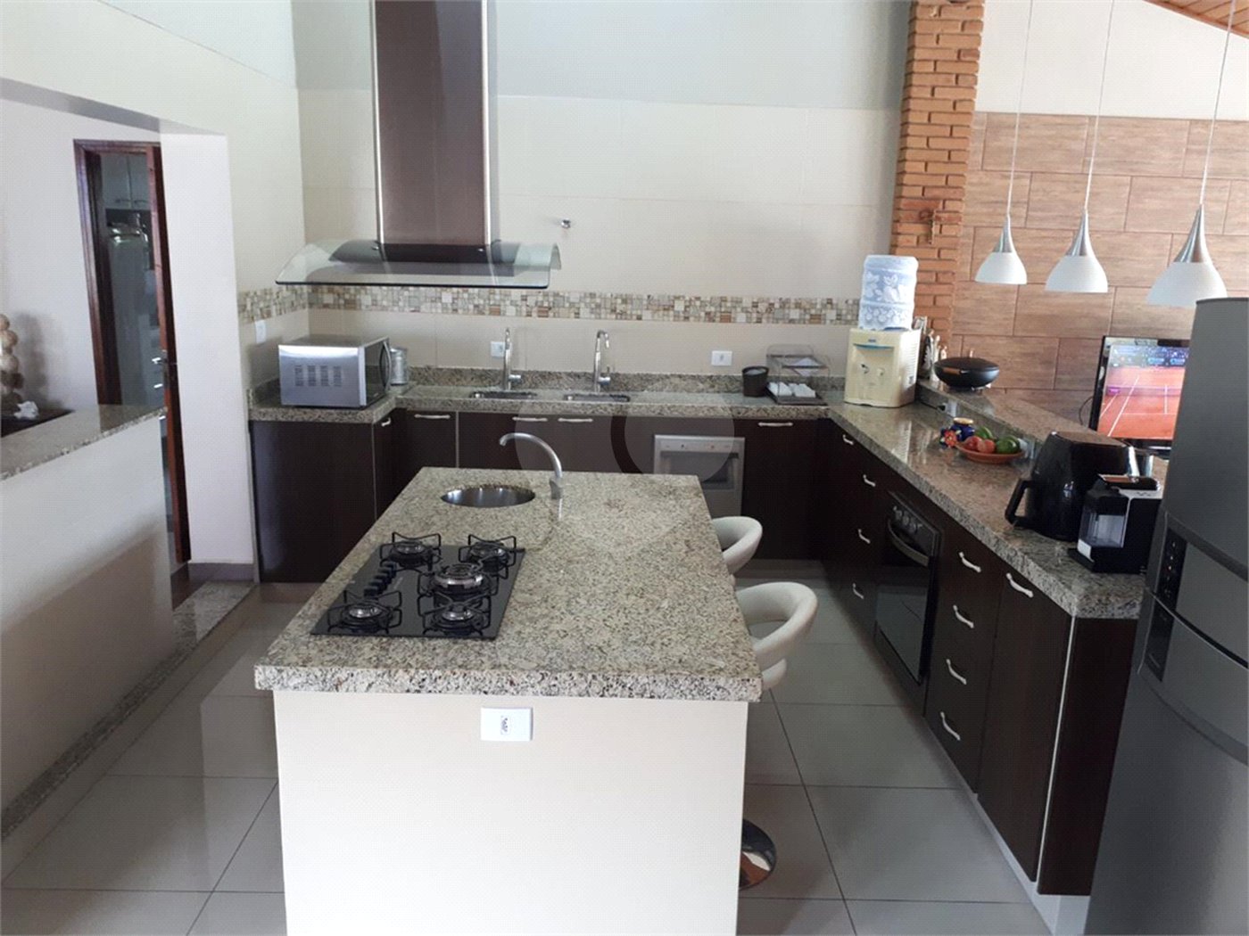 Casa à venda com 3 suítes no condomínio Haras São Luiz, Salto - SP