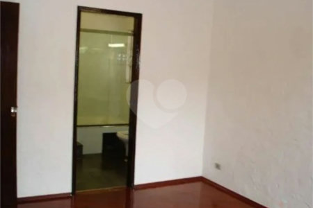 Sobrado à venda com 4 quartos, sendo 1 suíte,  em Vila Rosália, Guarulhos, SP