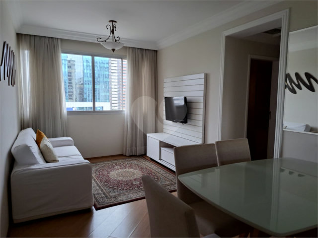 Apartamento à venda com 2 quartos, sendo 1 suíte,  em Campo Belo, São Paulo, SP