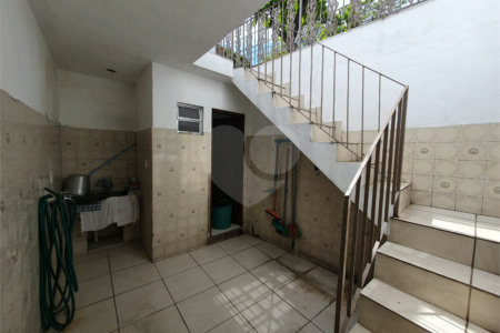Sobrado à venda ou para alugar com 2 quartos em Vila Marieta, São Paulo, SP