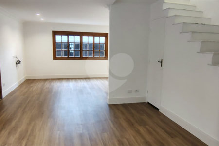 Casa de Vila à venda com 3 quartos, sendo 2 suítes, em Santo Amaro, São Paulo, SP