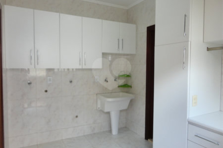 Casa à venda com 3 quartos, sendo 1 suíte, em Santa Marina, Valinhos, SP
