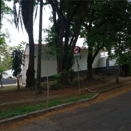 Casa Térrea à venda ou para alugar com 3 quartos, sendo 1 suíte,  em Caxingui, São Paulo, SP