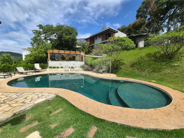 Casa à venda com 3 suítes no condomínio Suíça da Cantareira, Mairiporã - SP