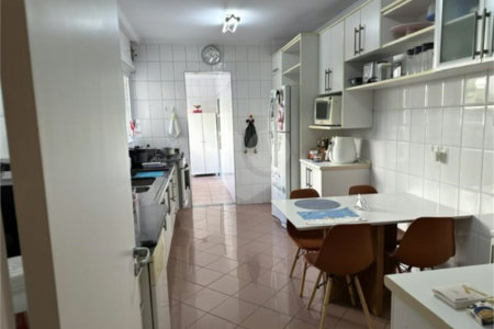 Apartamento à venda com 3 quartos, sendo 1 suíte,  em Cerqueira César, São Paulo, SP