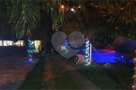 Chácara para alugar com 5 quartos, sendo 3 suítes, em Jardim Estância Brasil, Atibaia, SP