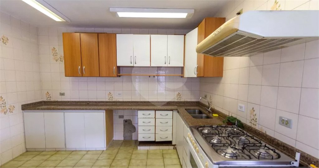 Casa à venda com 4 quartos, sendo 1 suíte, em Vila Tiradentes, São Paulo, SP