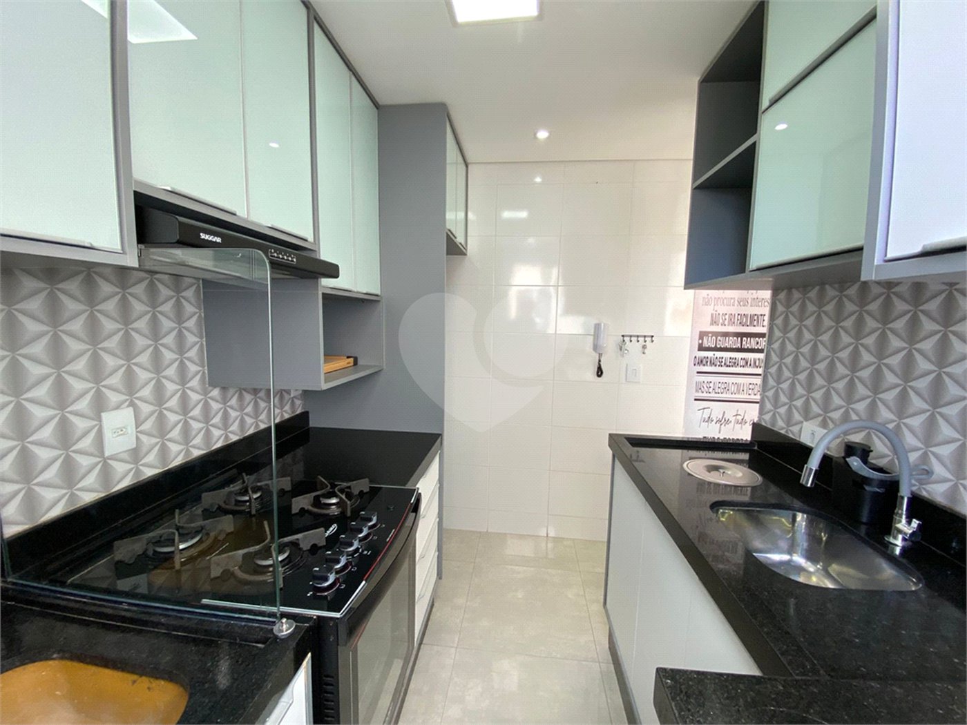 Apartamento à venda com 2 quartos em Glória, Várzea Grande, MT