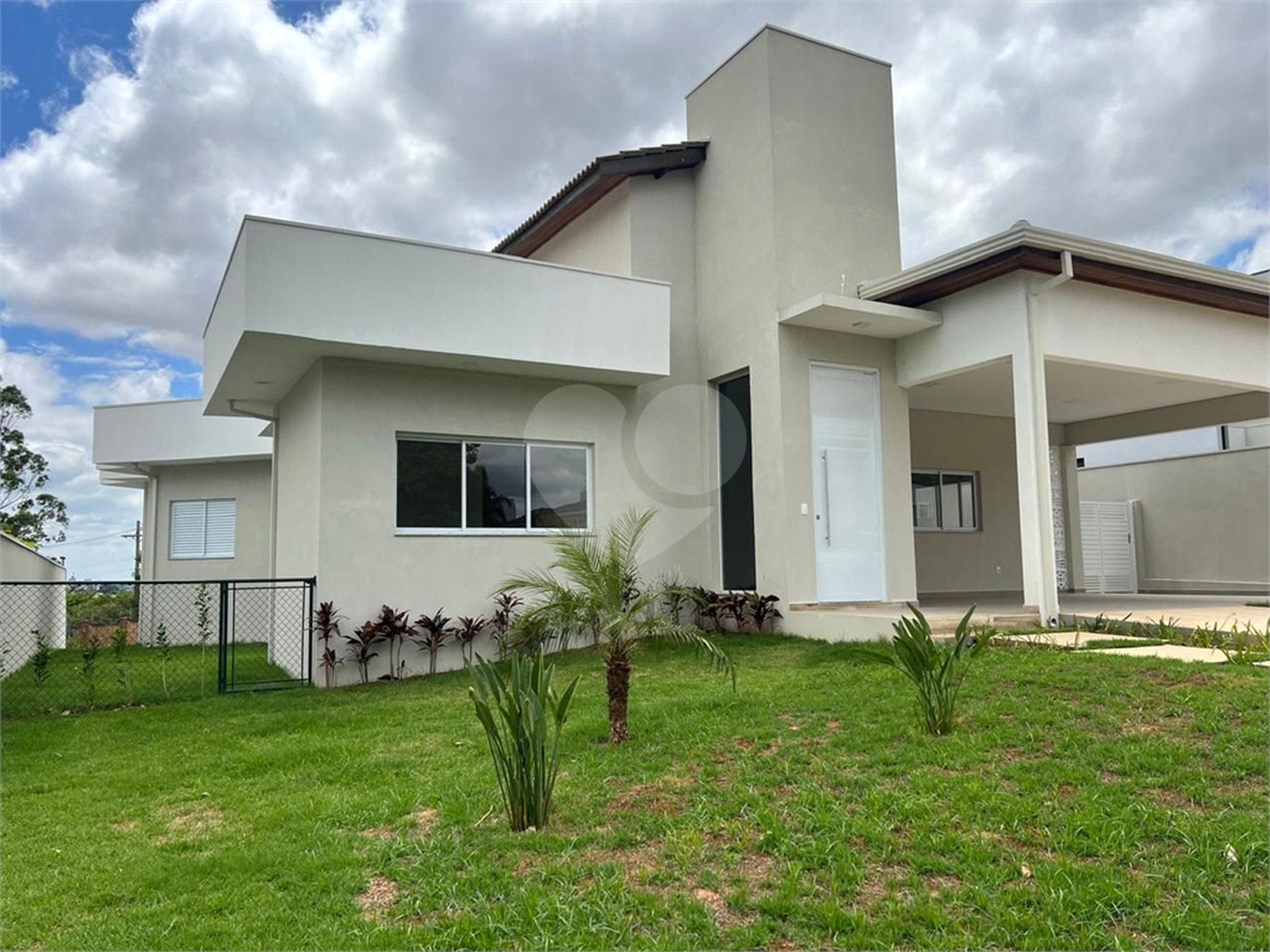 Casa à venda com 3 suítes no condomínio Palmeiras Imperiais, Salto - SP