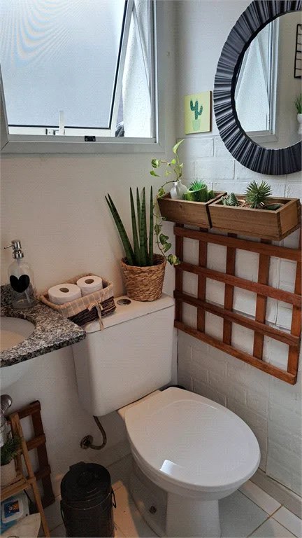 Casa à venda com 3 quartos, sendo 1 suíte, no condomínio Moradas do Horto, São Paulo - SP