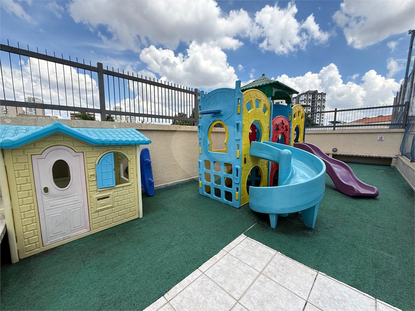 Apartamento à venda com 3 quartos, sendo 1 suíte, em Vila Paulicéia, São Paulo, SP