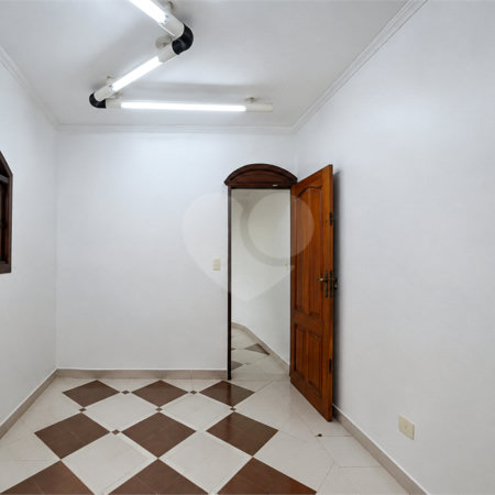 Sobrado à venda com 3 quartos, sendo 1 suíte, em Jardim Utinga, Santo André, SP