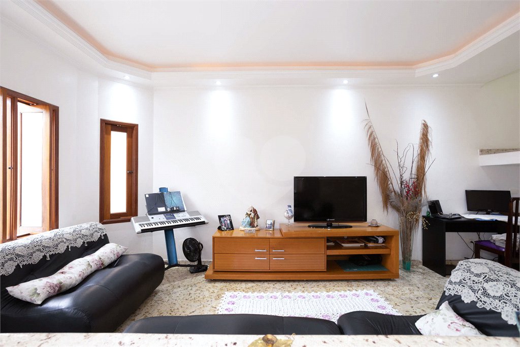 Casa à venda com 3 quartos, sendo 1 suíte, em Jardim Santa Clara, Guarulhos, SP