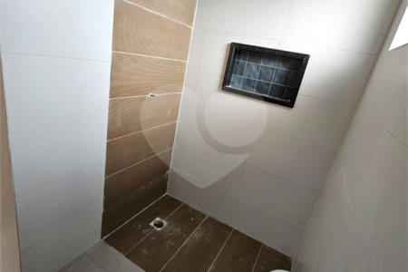 Sobrado à venda com 2 quartos em Maracanã, Praia Grande, SP